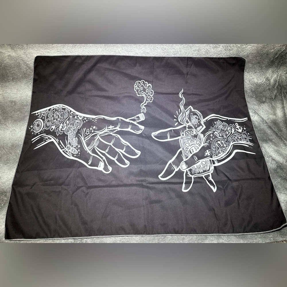🍃 Black and White Bohemian-Style Hanging Tapestry/Wall Art Tattooed Hands 🍃